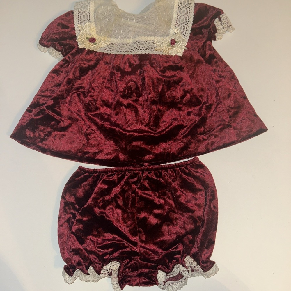 VTG Beaux Age Baby Girl Burgundy Velvet Lace Dress Bloomer Set 3-6M Christmas